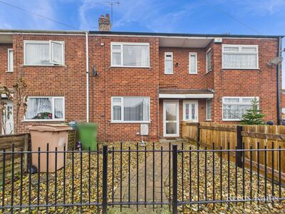 3 bedroom Mid Terrace House for sale