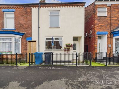 3 bedroom End Terrace House for sale