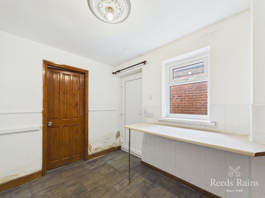 Rear Hall / Utility Room