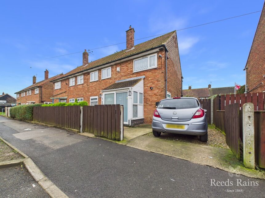 Main image of 4 bedroom Semi Detached House for sale, Bradford Avenue, Hull, East Riding of Yorkshire, HU9