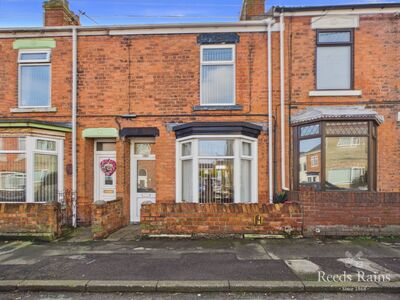 2 bedroom Mid Terrace House for sale