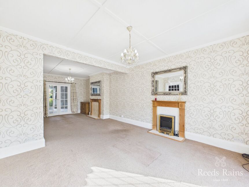 Lounge / Dining Room