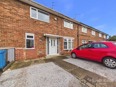 2 bedroom Mid Terrace House for sale