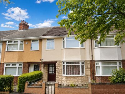 3 bedroom Mid Terrace House for sale