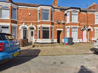 3 bedroom Mid Terrace House for sale