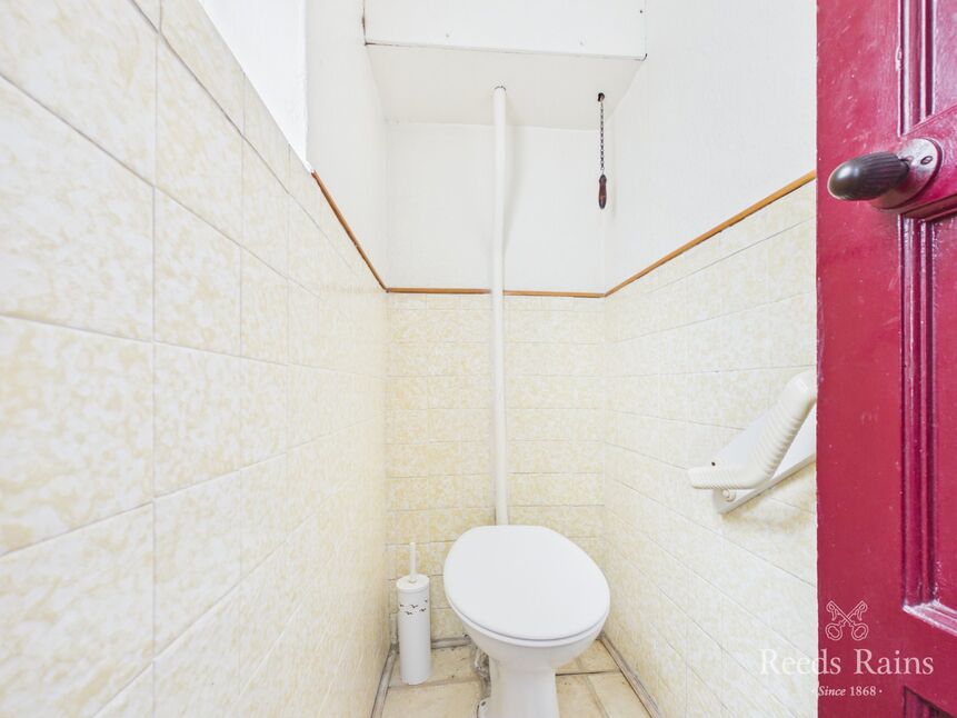 Cloakroom / WC