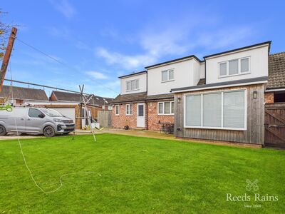 Maulson Drive, 4 bedroom End Terrace House for sale, &pound;265,000