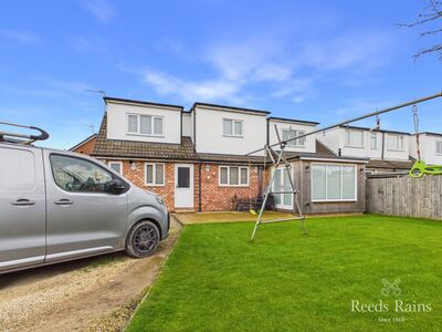 4 bedroom Link Detached House for sale