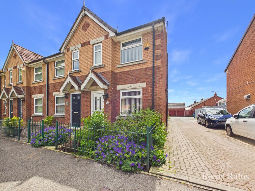2 bedroom End Terrace House for sale
