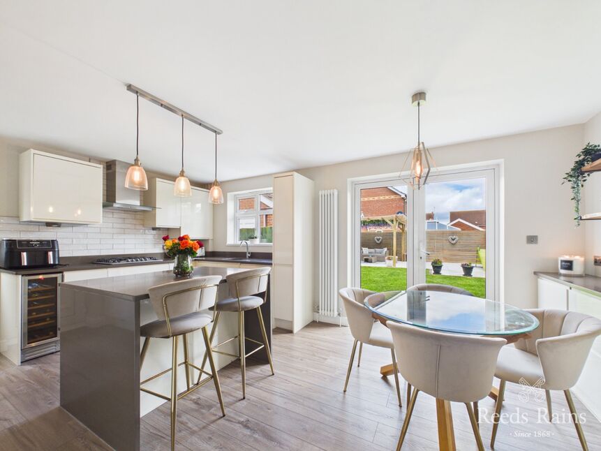 Kitchen / Dining Room