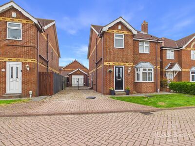 3 bedroom Detached House for sale