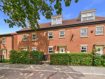 Maybury Road, 4 bedroom Mid Terrace House for sale, &pound;215,000