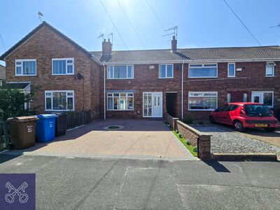 Stromness Way, 3 bedroom Mid Terrace House to rent, &pound;850 pcm
