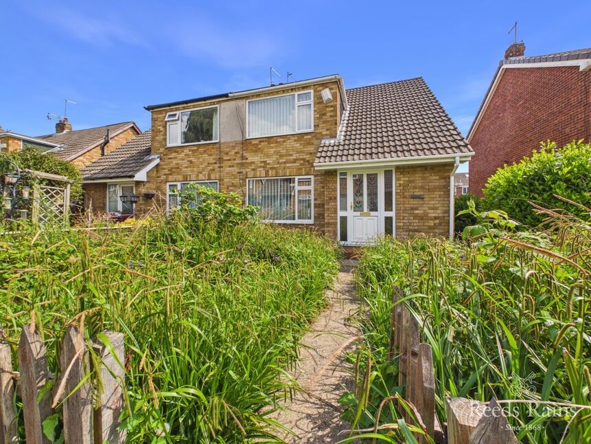 Main image of 3 bedroom Semi Detached House for sale, Cotterdale, Hull, East Yorkshire, HU7