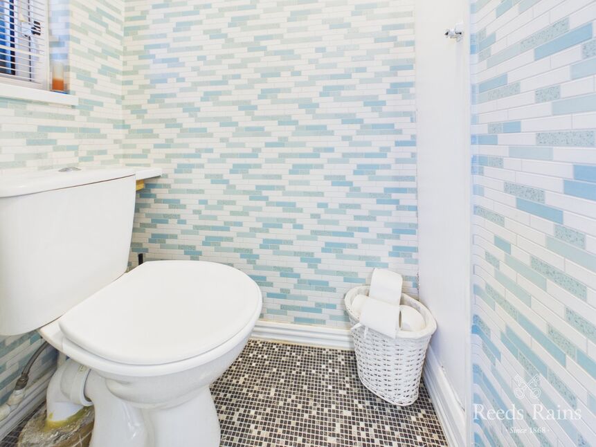 Cloakroom / WC