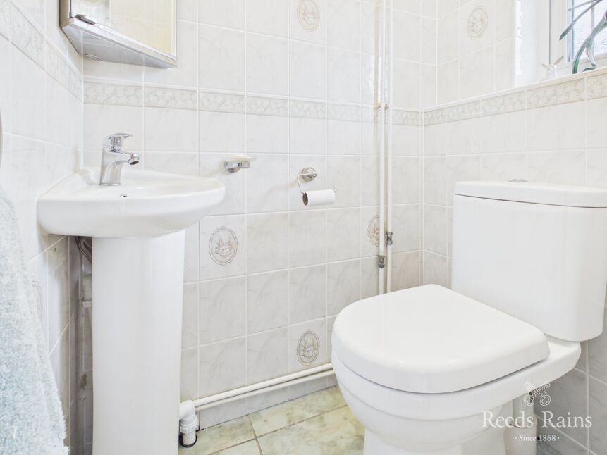Cloakroom / WC