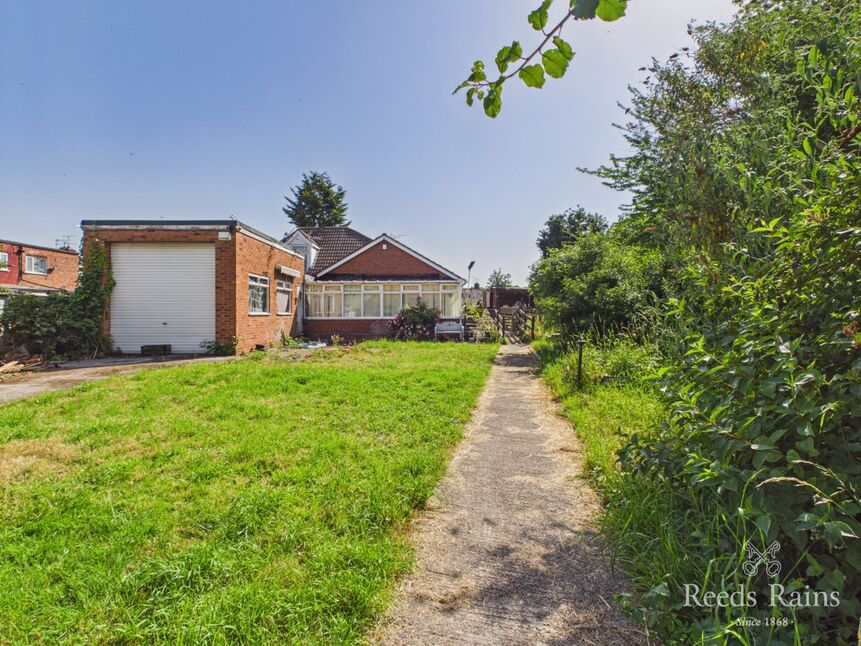 Main image of 3 bedroom Detached Bungalow for sale, Setting Road, Hull, East Yorkshire, HU5