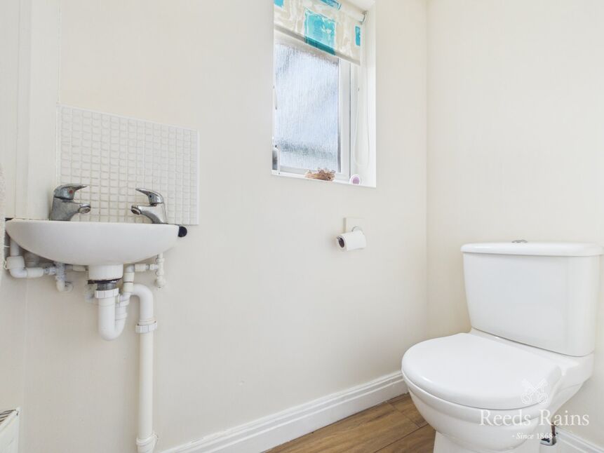 Cloakroom / WC