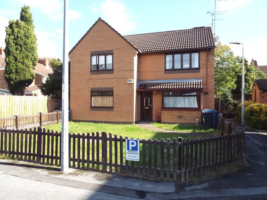 Main image of 2 bedroom Flat for sale, Nunnington Close, Hull, East Yorkshire, HU5