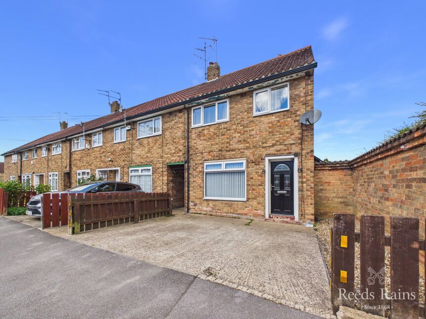 Main image of 3 bedroom End Terrace House for sale, Medina Road, Hull, East Yorkshire, HU8