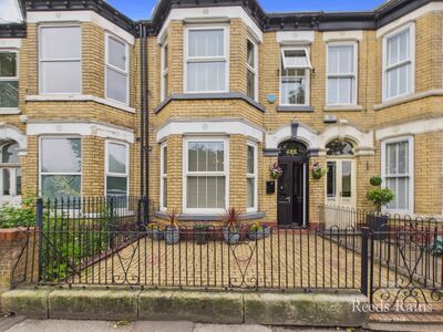 Holderness Road, 4 bedroom Mid Terrace House for sale, &pound;245,000