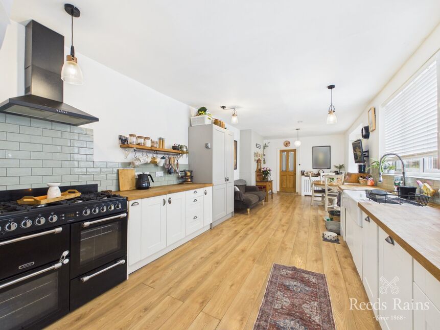 Kitchen / Dining Room