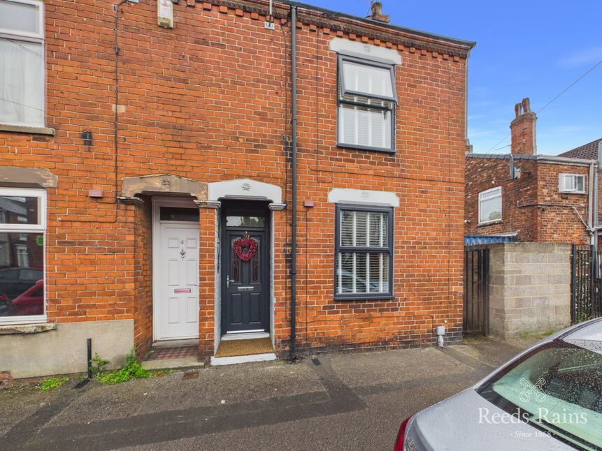 Main image of 2 bedroom End Terrace House for sale, Wynburg Street, Hull, East Yorkshire, HU9