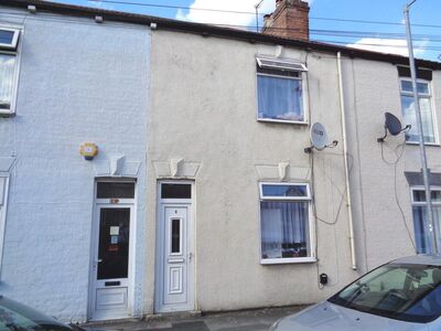 3 bedroom Mid Terrace House for sale