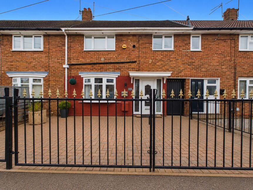 Main image of 3 bedroom Mid Terrace House for sale, Plym Grove, Hull, East Yorkshire, HU8