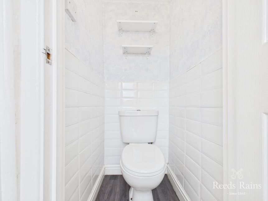 Cloakroom / WC