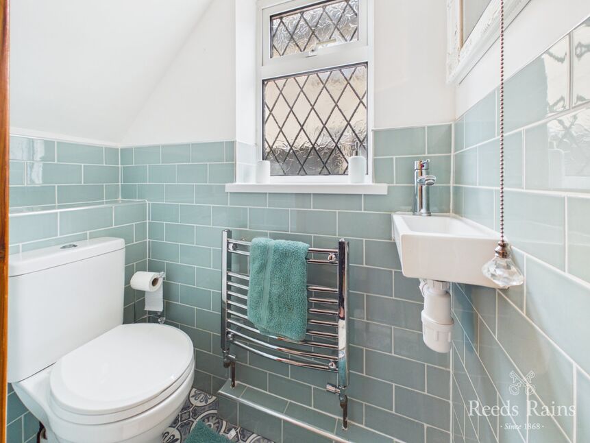 Cloakroom / WC