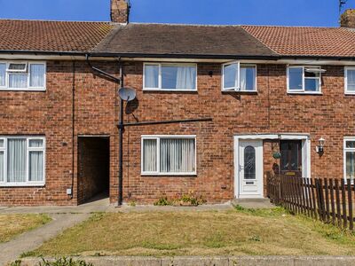 3 bedroom Mid Terrace House for sale
