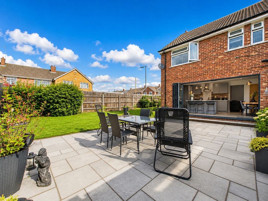 2 bedroom End Terrace House for sale