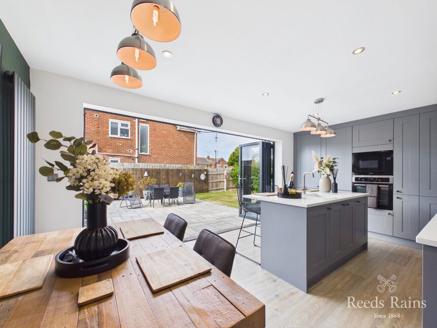 Kitchen / Dining Room