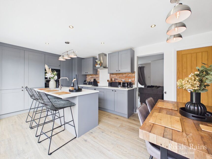 Kitchen / Dining Room