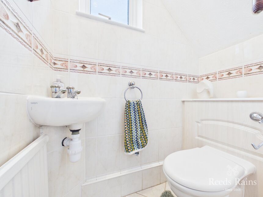 Cloakroom / WC