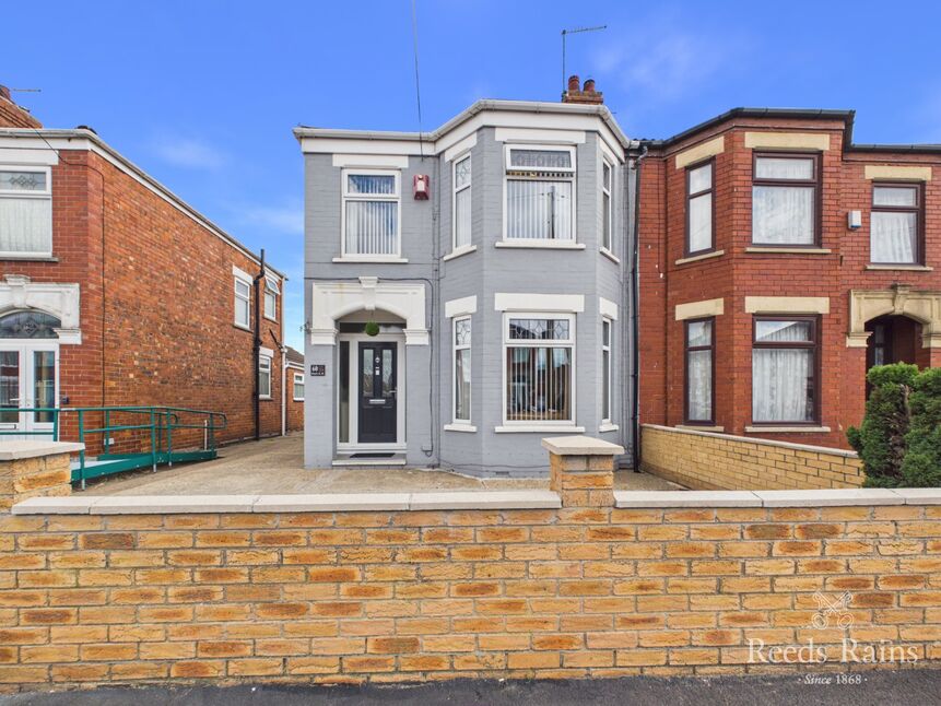 Main image of 3 bedroom Semi Detached House for sale, Ellesmere Avenue, Hull, East Riding of Yorkshire, HU8