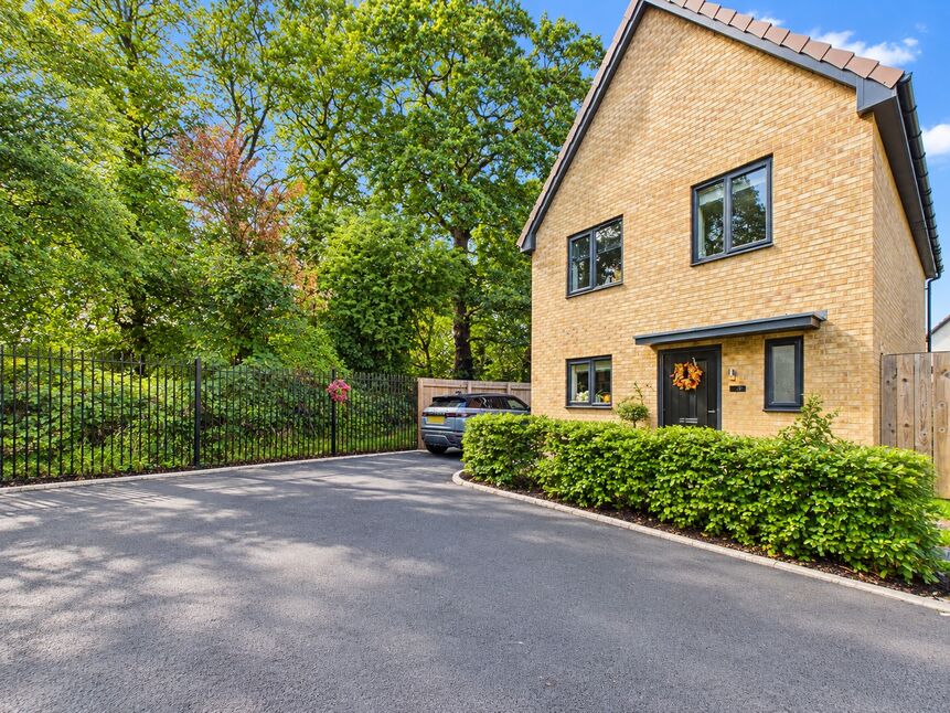 Main image of 3 bedroom Detached House for sale, Battersea Park, Hull, East Riding of Yorkshire, HU8