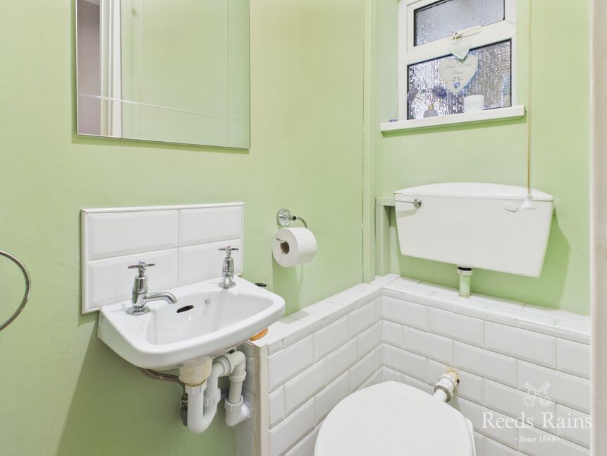 Cloakroom / WC