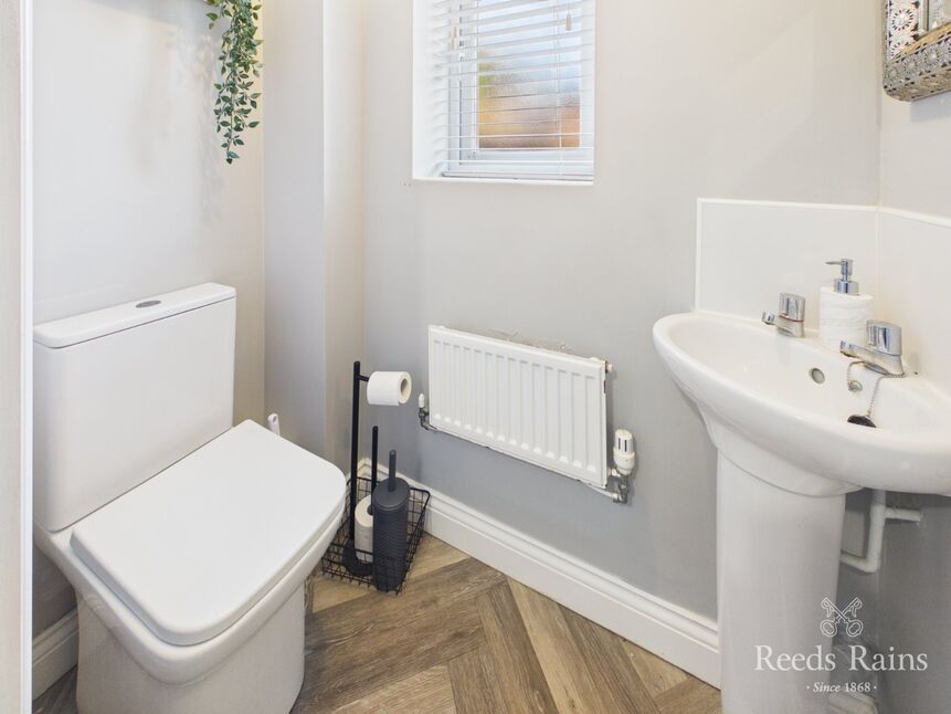 Cloakroom / WC
