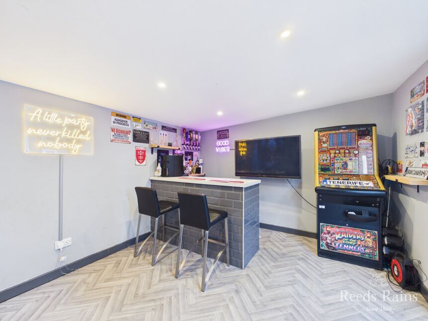 Summerhouse / Bar