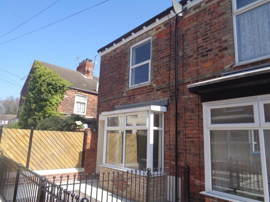 Main image of 2 bedroom End Terrace House for sale, Folkestone Avenue, Folkestone Street, East Riding of Yorkshi, HU5