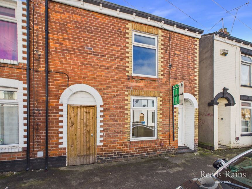 2 bedroom End Terrace House for sale