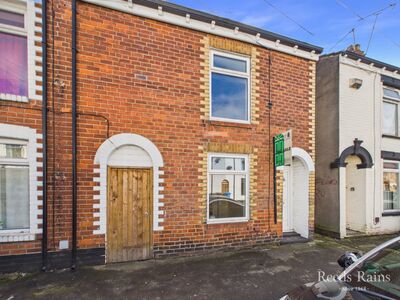 2 bedroom End Terrace House for sale