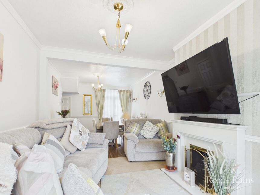 Lounge / Dining Room