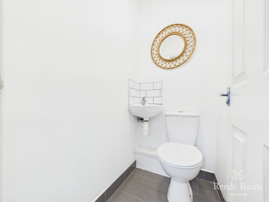 Cloakroom / WC