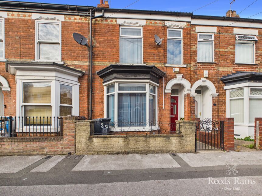 4 bedroom Mid Terrace House for sale