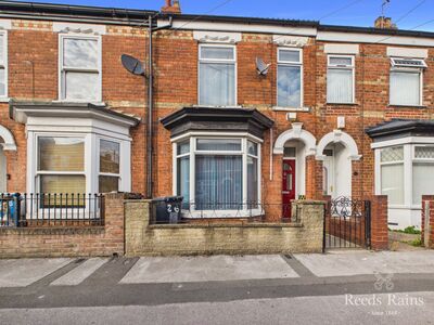 4 bedroom Mid Terrace House for sale