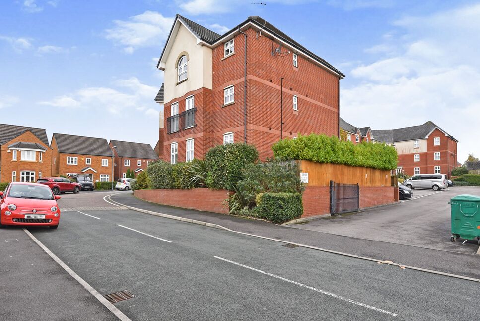 Main image of 2 bedroom Flat to rent, The Links, Hyde, Greater Manchester, SK14
