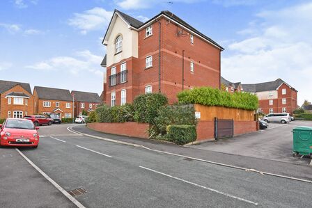 The Links, 2 bedroom Flat to rent, &pound;895 pcm